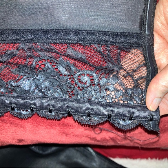 VICTORIA SECRET CORSET TOP  SIze 36B - Picture 3 of 6